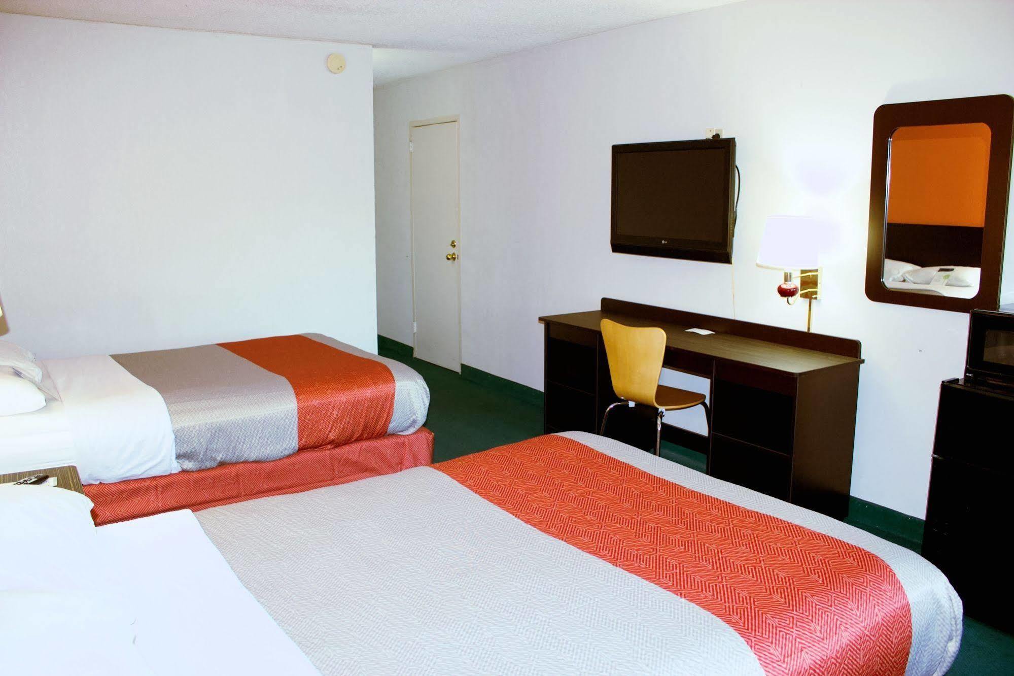 Motel 6-New Stanton, Pa Kültér fotó