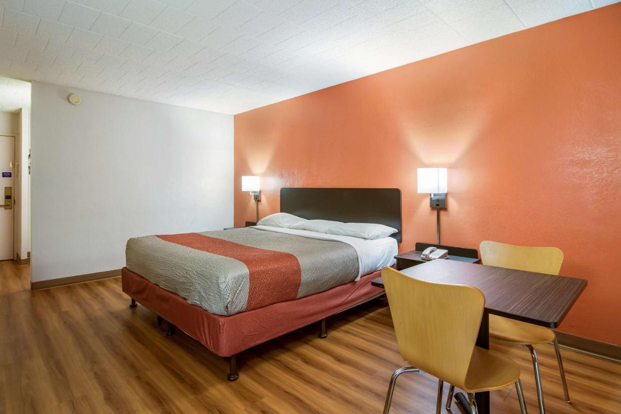 Motel 6-New Stanton, Pa Kültér fotó